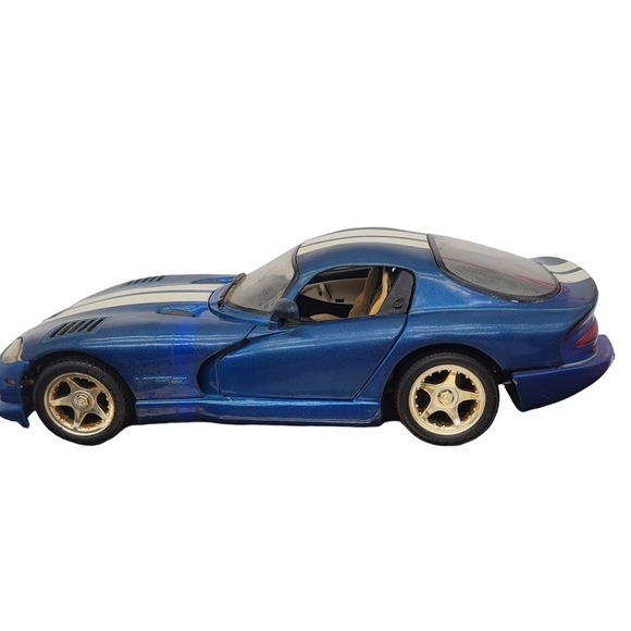 Maisto Special Edition 1/18 Scale Model Car 31832 - 1996 Dodge‎ Viper GTS - Blue - Picture 13 of 16